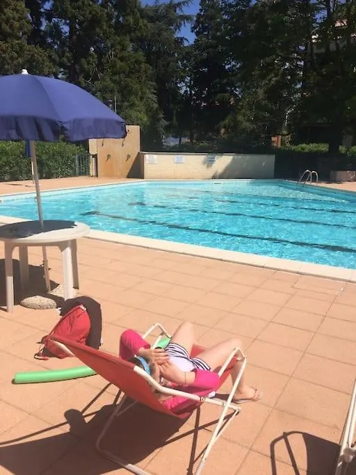 Apartment With Swimming Pool On The Lake デルヴィオ